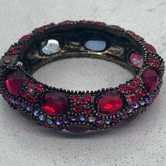 Vtg Gorgeous Clamper Cuff Bracelet Women's OS Red AB Rhinestones Hinged Cabochon - Picture 1 of 12